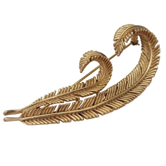 Trifari Crown Over T Gold Tone Chunk Feather Palm Leaves Brooch Pin, Signed E585 - Picture 3 of 11